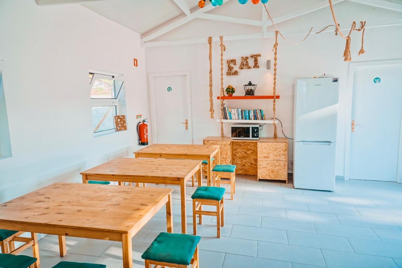 Oasis Backpackers Hostel Sintra Surf Colares Eksteriør billede