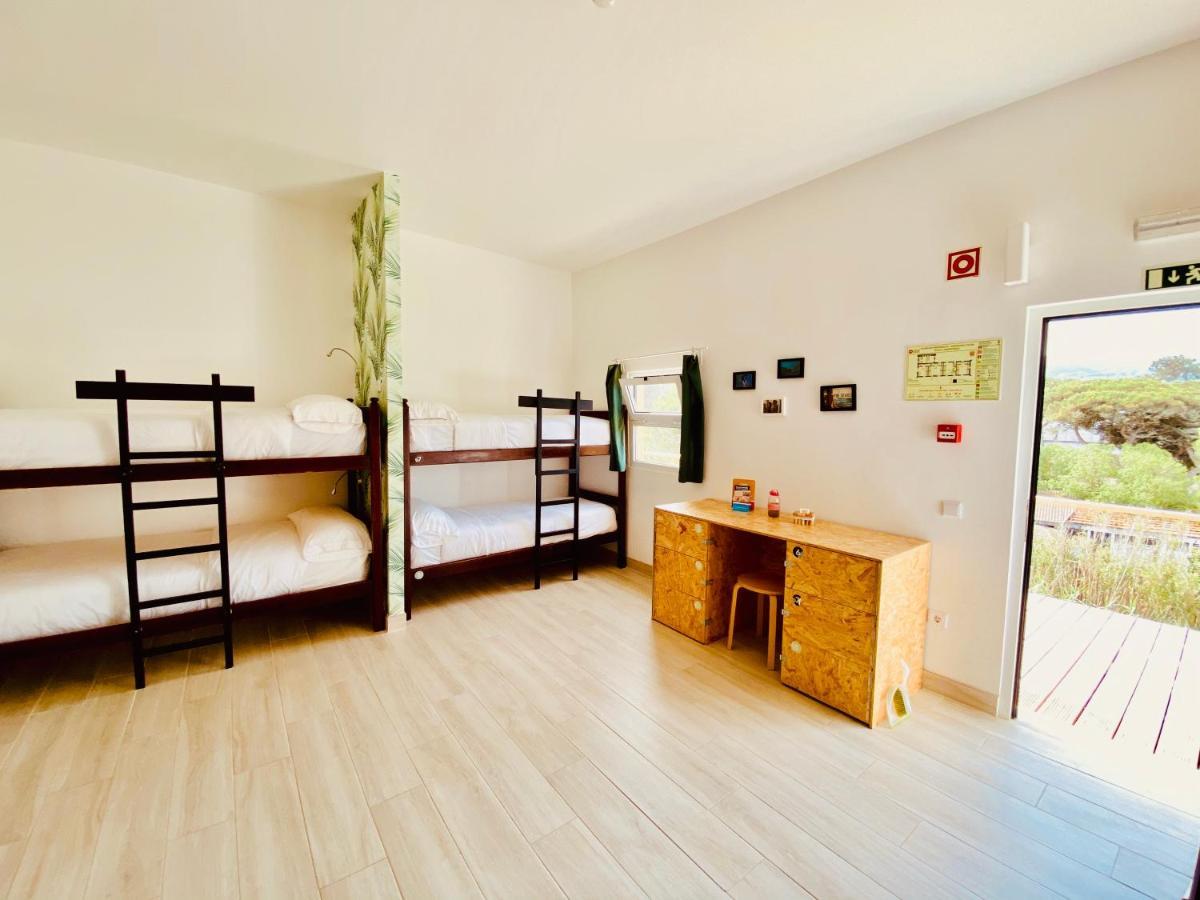 Oasis Backpackers Hostel Sintra Surf Colares Eksteriør billede